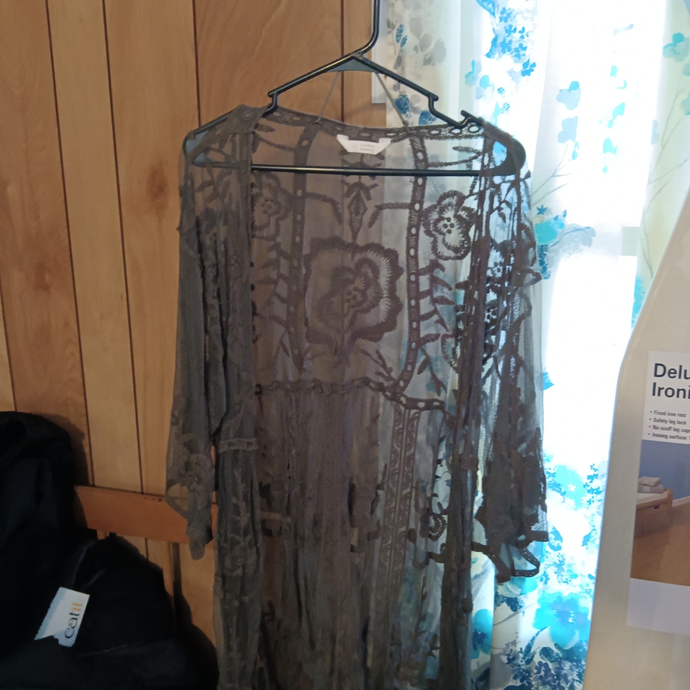 LC Lauren Conrad Sheer Hunter Green Floral Kimono